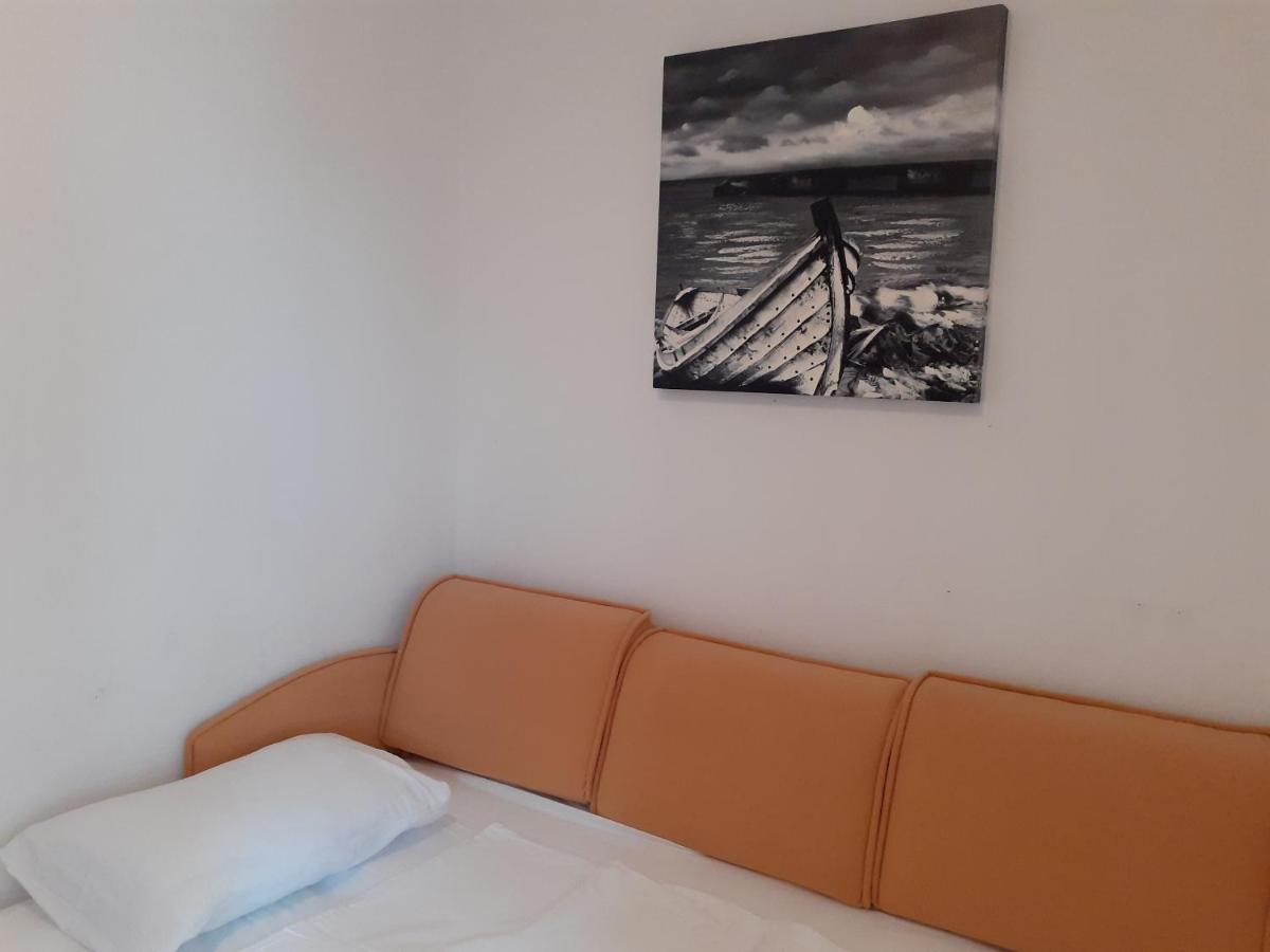 Apartment Conty On The Ground Floor Malinska Exteriör bild