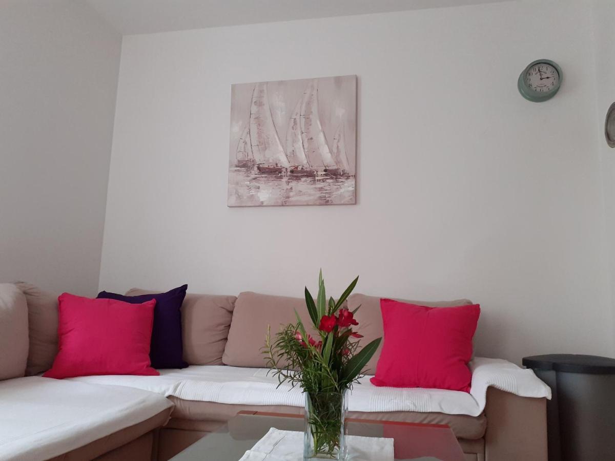 Apartment Conty On The Ground Floor Malinska Exteriör bild