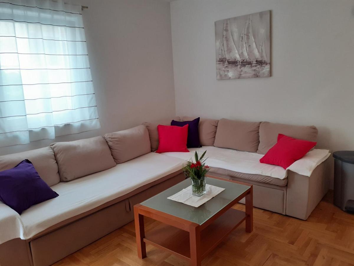 Apartment Conty On The Ground Floor Malinska Exteriör bild