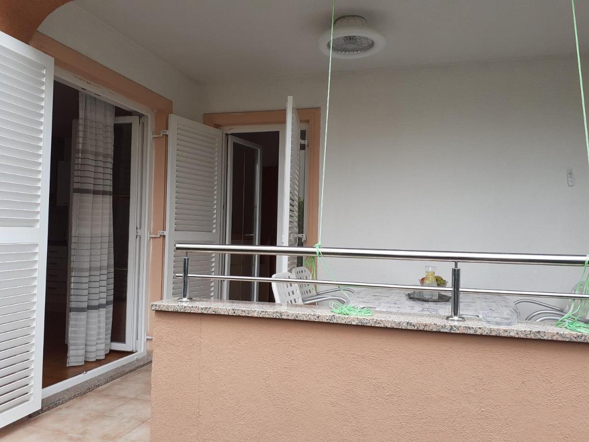 Apartment Conty On The Ground Floor Malinska Exteriör bild